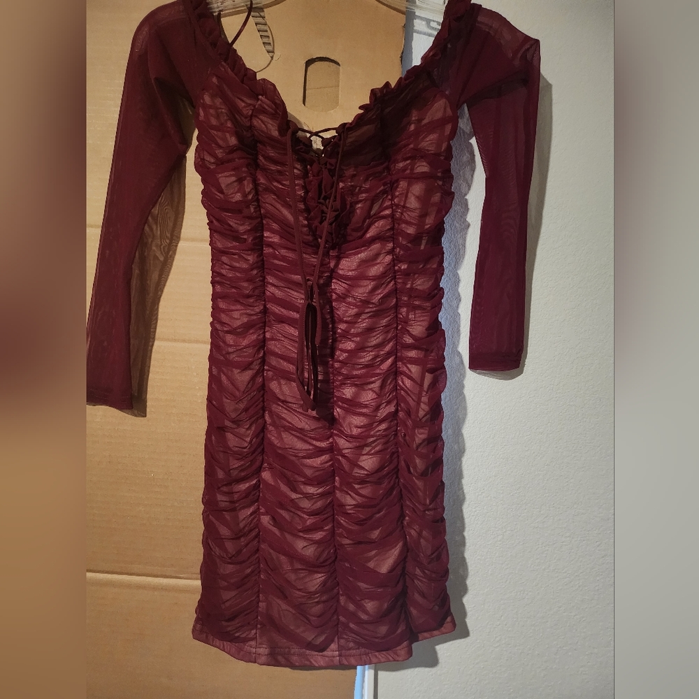 NWT Rouched  maroon small fashion nova dress
